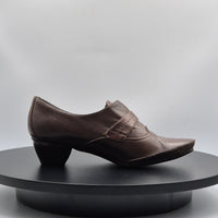 LEATHER SHOE WITH A SCRATCH CLOSURE BY SWEET FOR WOMEN